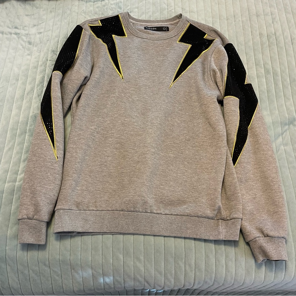 Lightning bolt crew neck